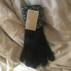 Michael Kors gray gloves NWT